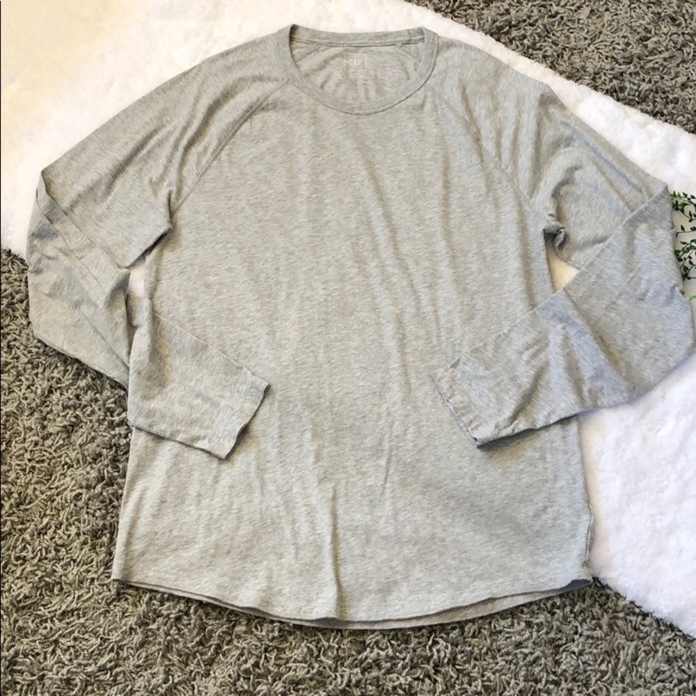 Gap long sleeve tee